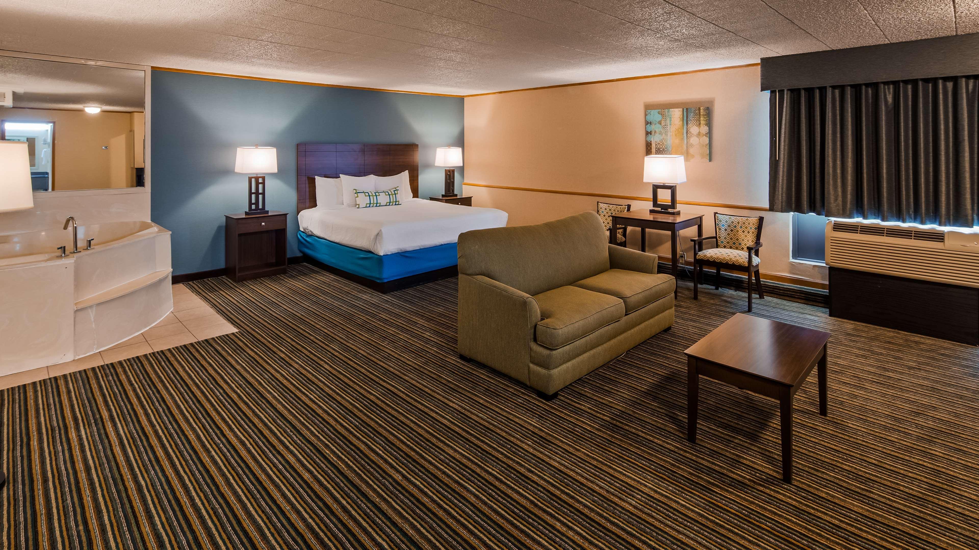 Best Western Woodhaven Inn Exterior photo